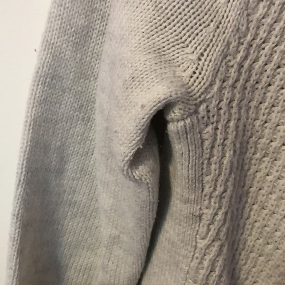 Reitmans light grey sweater - Picture 4 of 4